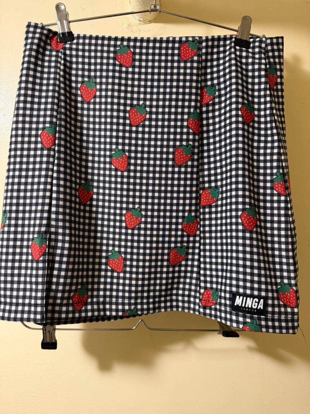 NWT Minga London Strawberry Gingham Skirt